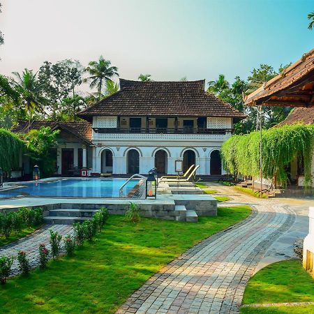 Kumarakom Tharavadu - A Heritage Hotel, Кумараком Екстериор снимка